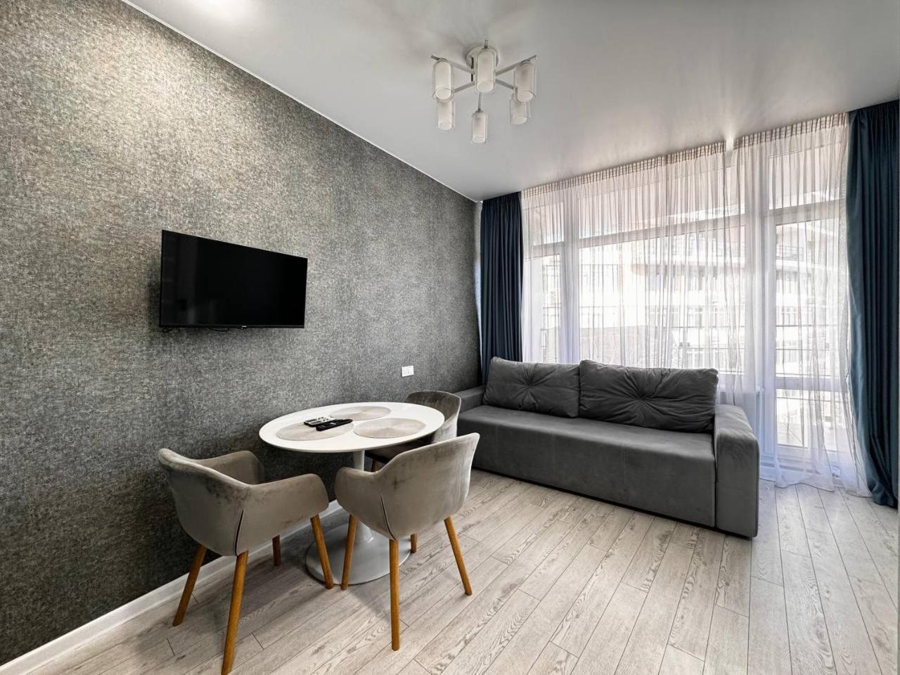 48 Pearl Cozy Apartment Odesa Exterior photo